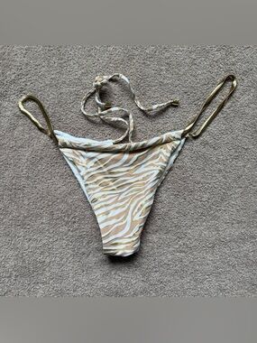 BEACH BUNNY - Abbie Tango Bottom - Nude and Ivory